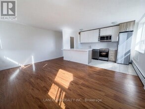 Building Photo - 140 Springhurst Ave