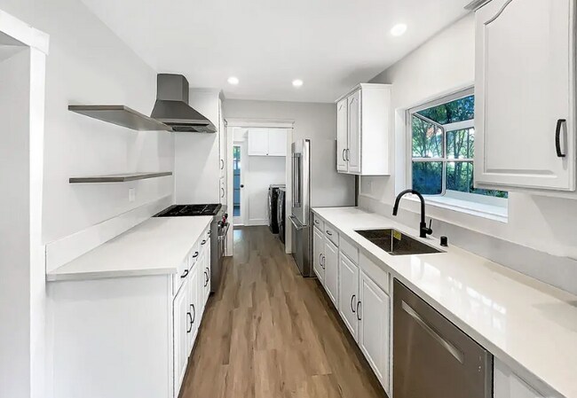 Foto del edificio - 3700 Olympiad Dr