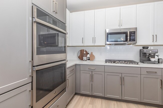 Interior Photo - Onyx North Central
