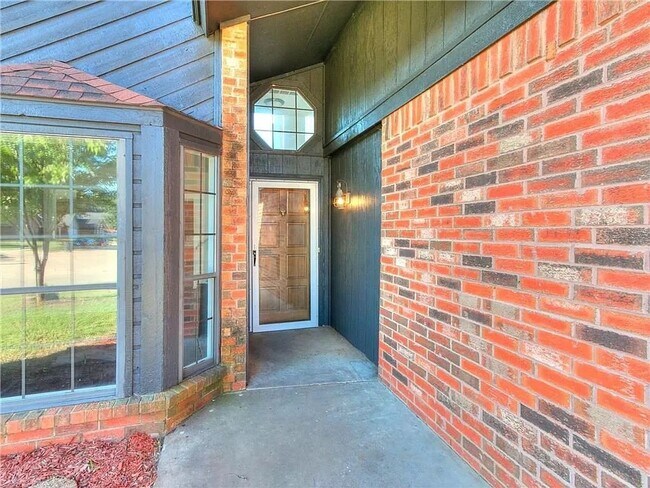 Building Photo - Moore School District, Vaulted Ceilings in...