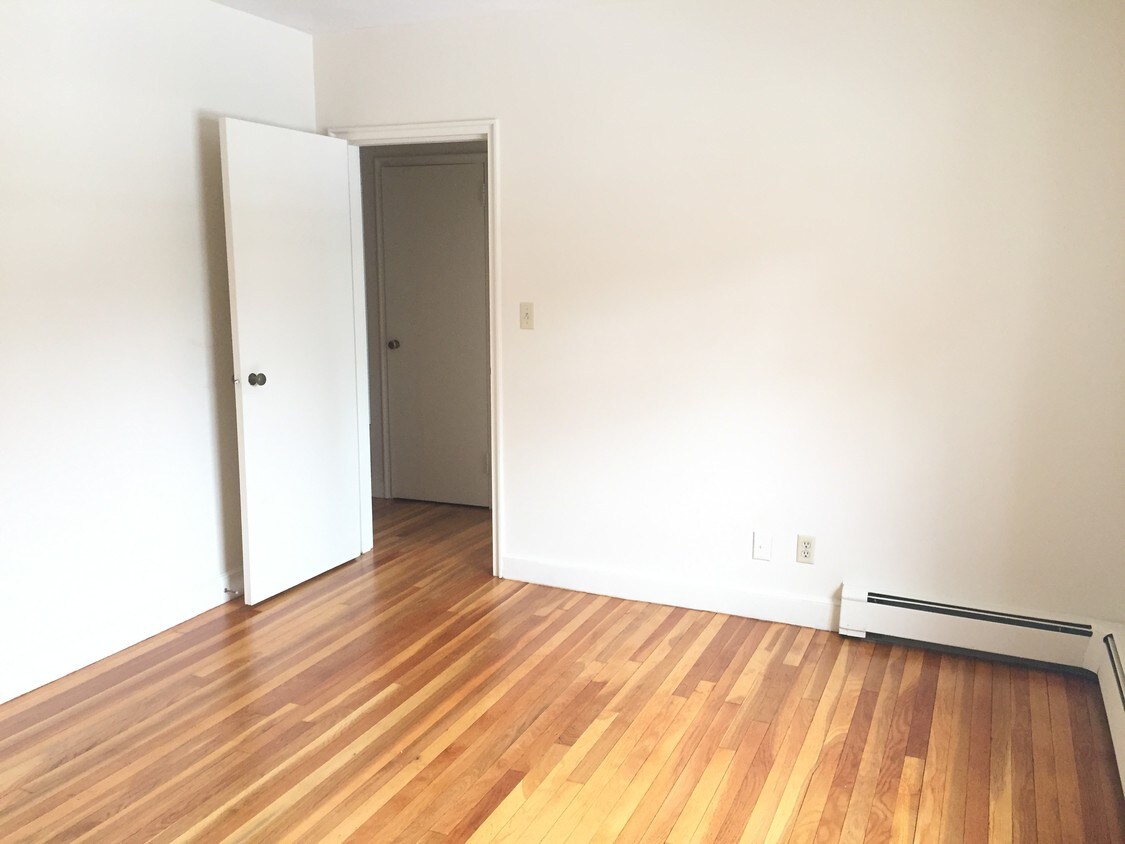 483 Centre St, Newton, MA 02458 Apartments in Newton, MA