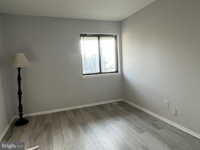 Foto del edificio - 18451 Stone Hollow Dr