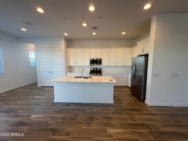 Foto del edificio - 23139 E Lords Wy