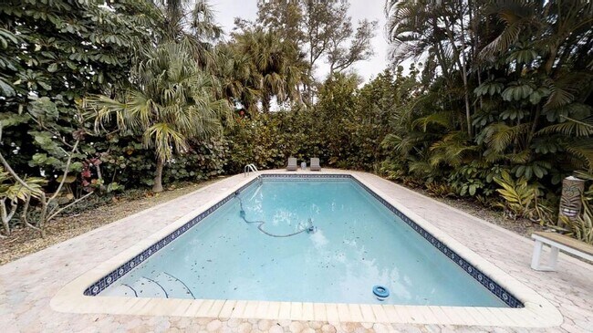 Building Photo - Indialantic Pool Home