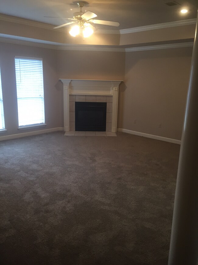 Building Photo - 4525 Raleigh Dr