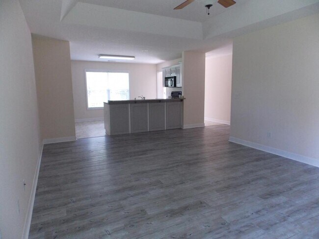 Foto del edificio - 305 Sterling Ct