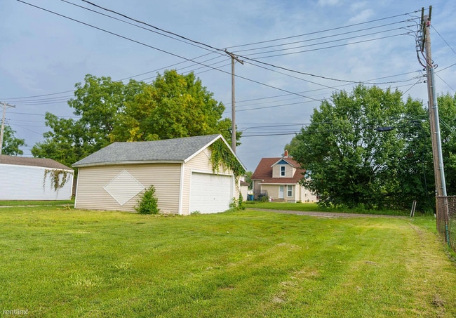 Building Photo - 5 br, 1.5 bath House - 308 East Seventh St...