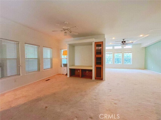 Foto del edificio - 1053 Deercrest Dr