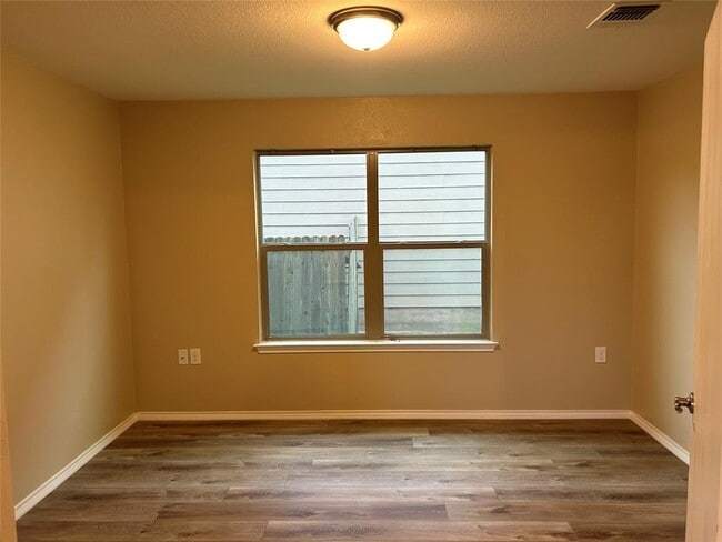 Foto del edificio - 9001 Bird Brook Ln