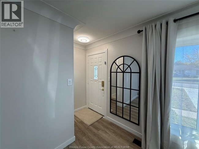 Building Photo - 4143 Mt Royal Dr