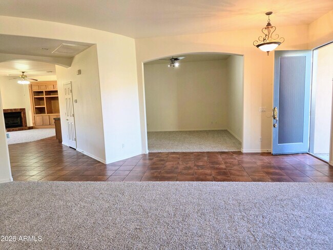 Foto del edificio - 1021 W Horseshoe Ave