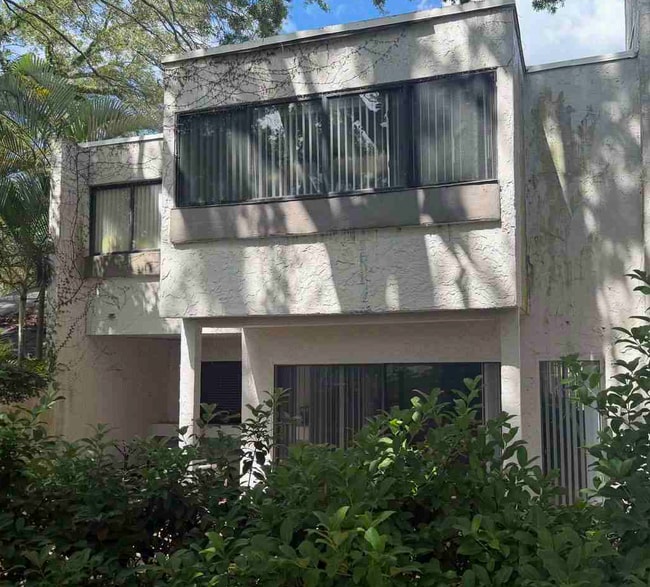 Foto del edificio - 4205 Fairway Cir