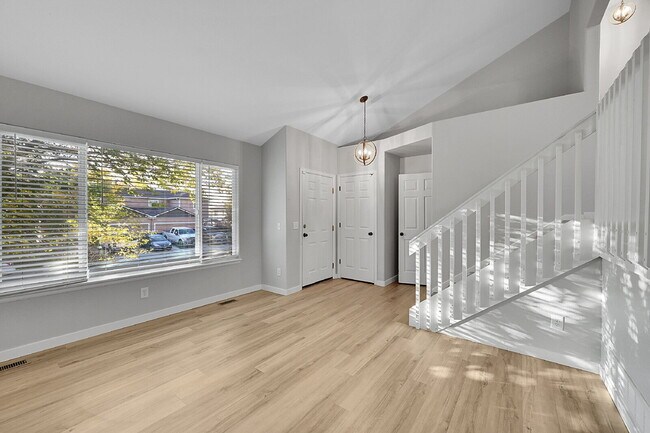 Building Photo - $2,295.00, 3 Bed, 2 bath located in Brighton.