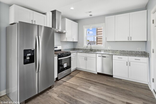 Foto del edificio - 2556 N Kilbourn Ave