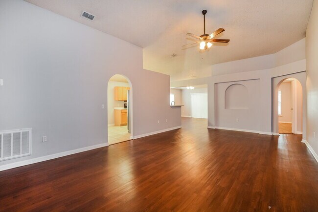 Building Photo - 865 Lake Doe Blvd