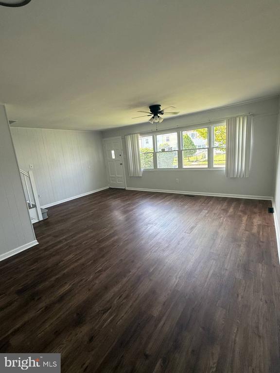 Foto principal - 5732 Mitchell Rd