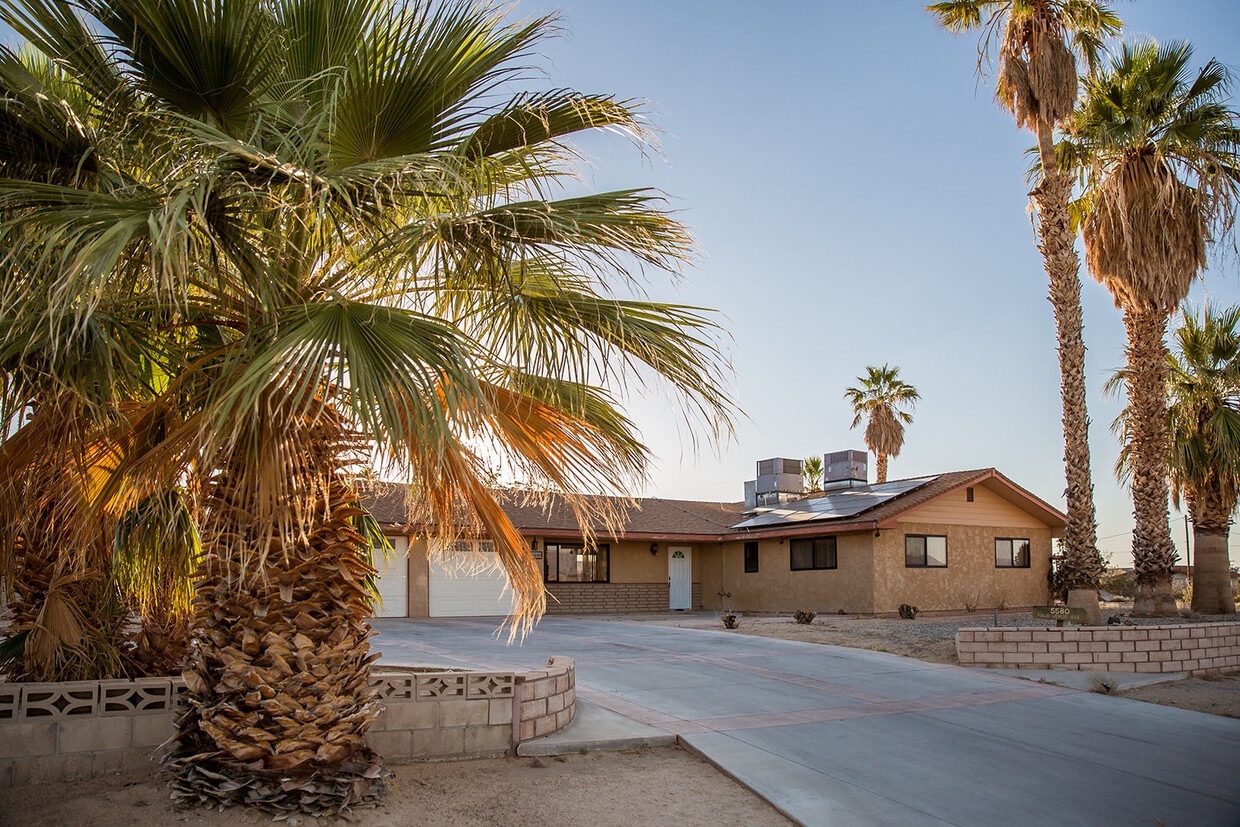 5580 Palo Verde Ave, Twentynine Palms, CA 92277 House Rental in