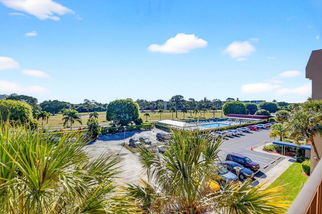 Building Photo - 3661 Via Poinciana