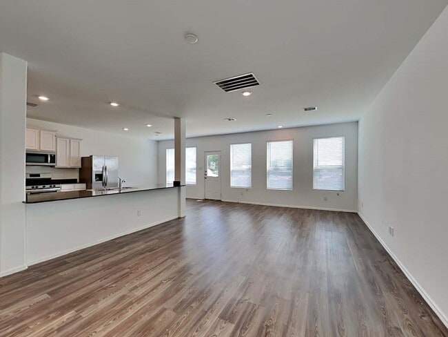 Building Photo - 24011 Mustang Run Dr