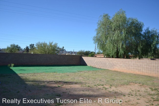 Building Photo - 3 br, 2 bath House - 8004 E Jennifer Anne Dr