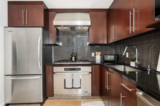 Building Photo - Little Italy Fully Furnished 1 Bedroom! Av...