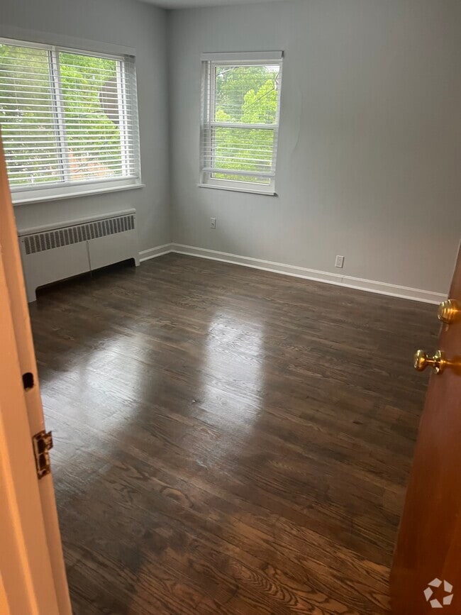 Building Photo - 4430 Ridgeview Ave