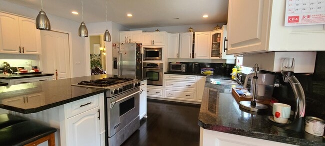 Building Photo - 3079 145A St