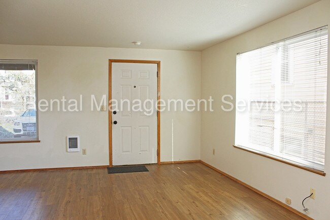 Building Photo - 548 NE Tillamook St