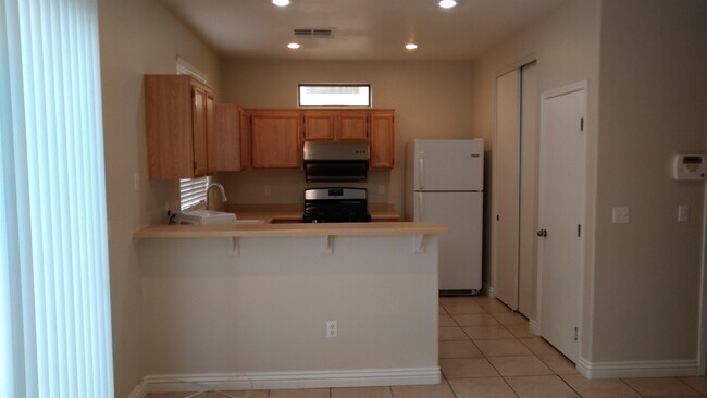 Building Photo - 9685 Villa La Mora Ave