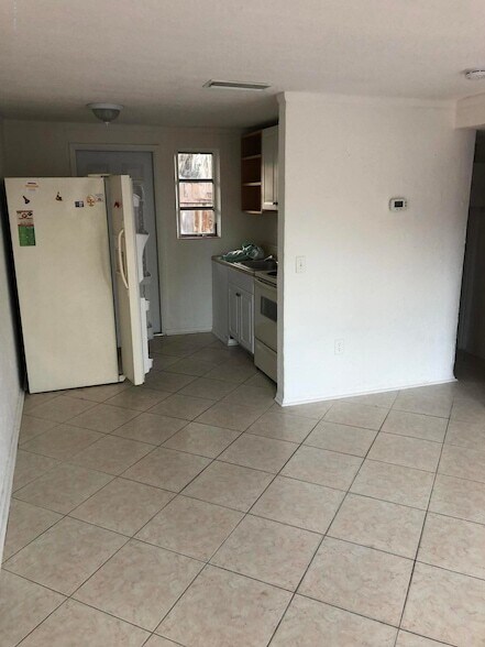 Foto del edificio - 345 S Azure Ln