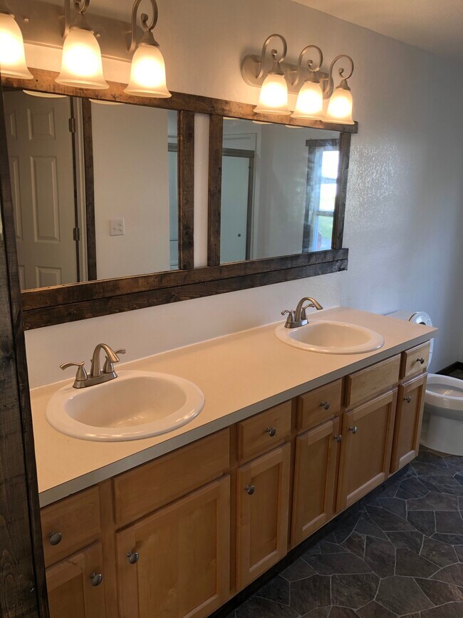 Master Bathroom - 1027 Madison Ave