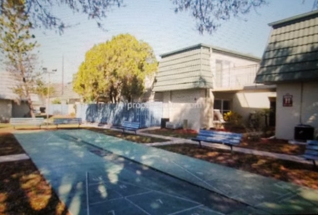 Building Photo - 1799 N Highland Ave