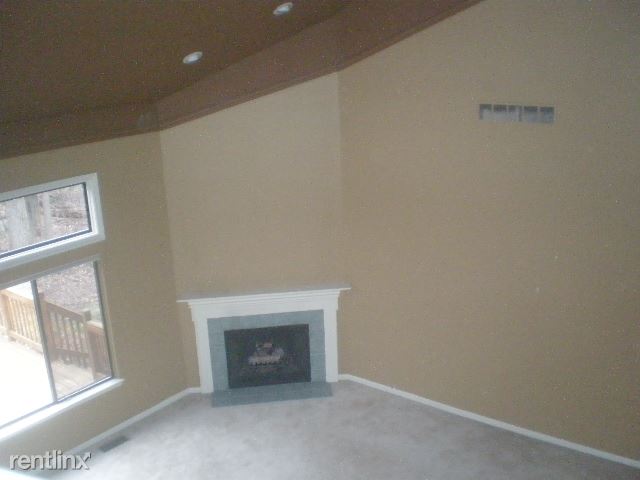Foto del edificio - 624 Woodcreek Dr