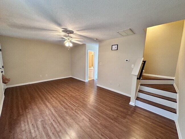 Foto del edificio - 2112 Walnut Bluffs Ln