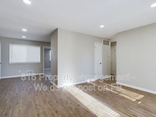 Foto del edificio - 9401 Bristol Ave