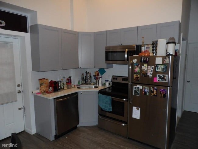 Building Photo - 3 br, 2 bath Townhome - 1530 N 17th St 1R