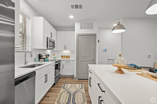 1BR , 1,5BA - 1.076SF Verde azulado - The Overton