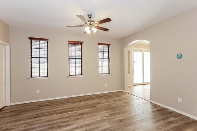 Foto del edificio - 2327 W Jake Haven