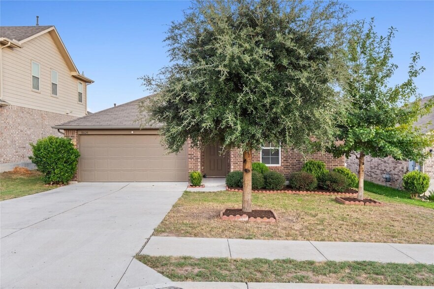 Foto principal - 10625 Menominee Falls Ln