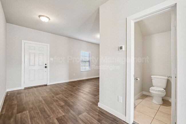 Building Photo - 15015 Costa Leon