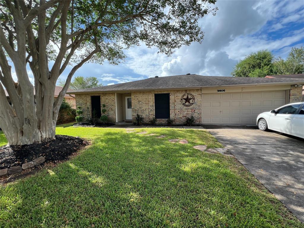 Foto principal - 9806 Hummingbird St