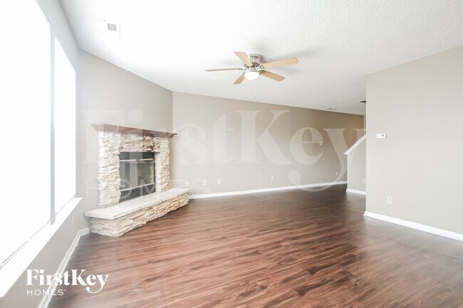 Foto del edificio - 7912 Puckett Ln