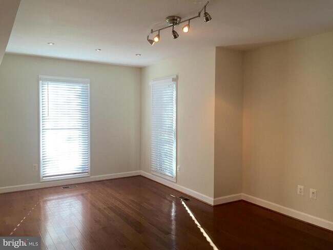 Foto del edificio - 14901 Bradwill Ct