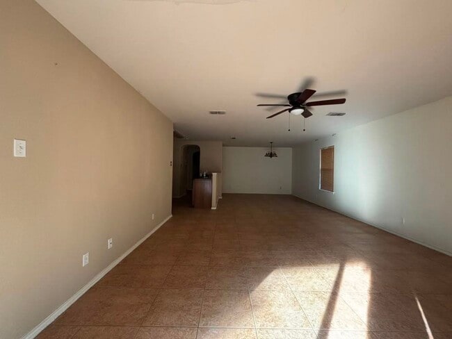Foto del edificio - 17414 College Port Dr