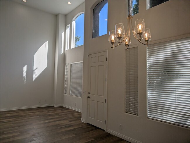 Foto del edificio - 2110 Almeria St