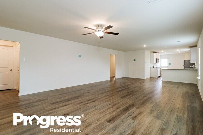 Building Photo - 316 Silvercrest Ln