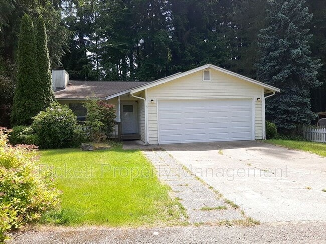 Building Photo - 1504 NW Lakehill Cir