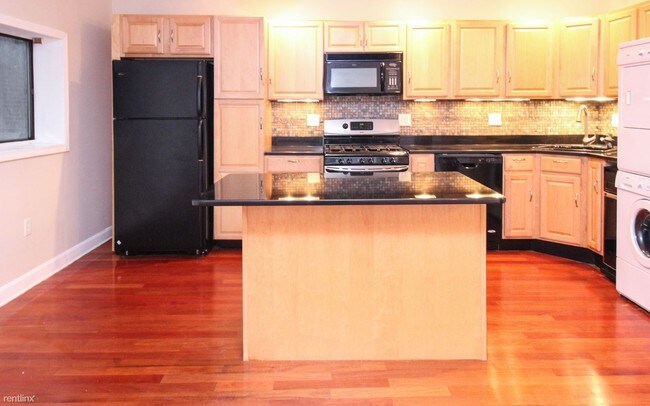 Building Photo - 2 br, 1 bath Apartment - 94 Florida St # 3