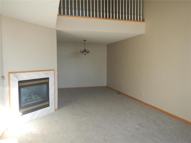 Building Photo - 2454 Oakridge Cir