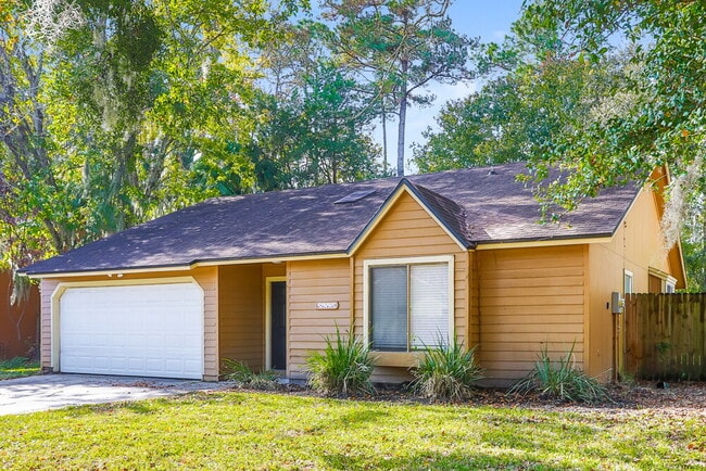 Foto del edificio - 8228 Honeysuckle Ln